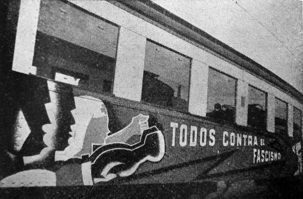 Všichni proti fašismu… Jeden z propagačních vlaků, který měl burcovat veřejnost, aby se zapojila do organizování pomoci špa­nělským republikánům.