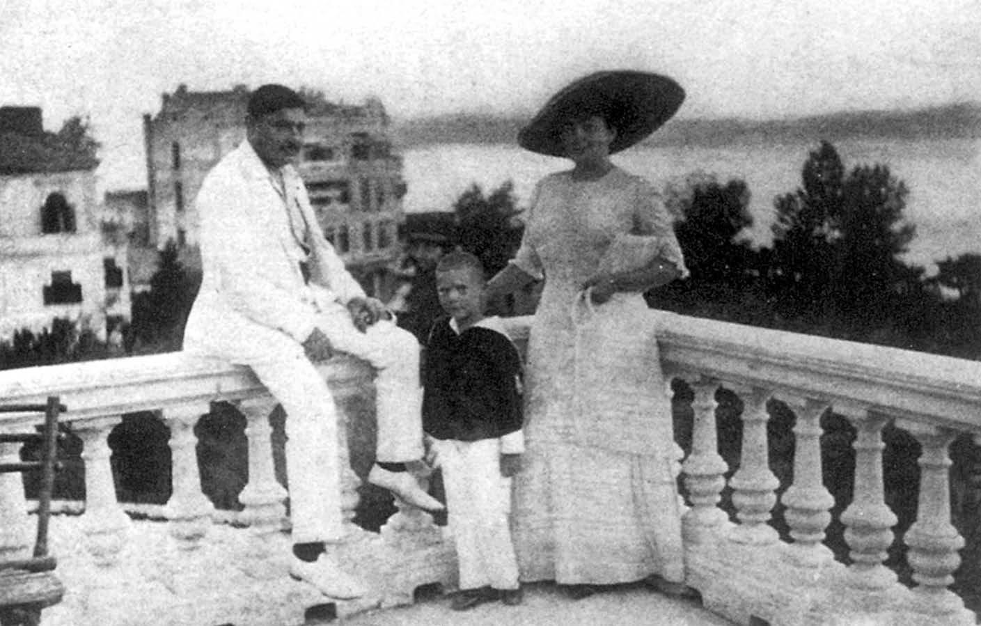 Koestlerova rodina v roce 1911