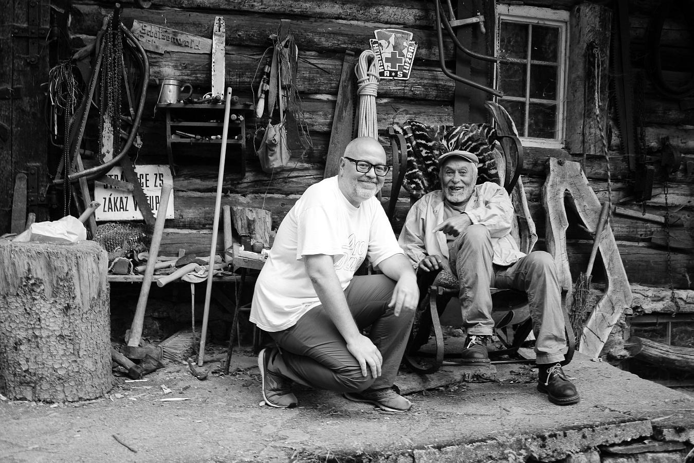 Aleš Palán a poustevník Mirek Sedláček, foto: Roman Szpuk