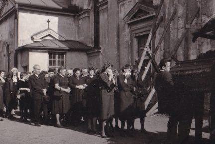 Dobová fotografie z pohřbu jednoho z horníků, foto: osobní archiv