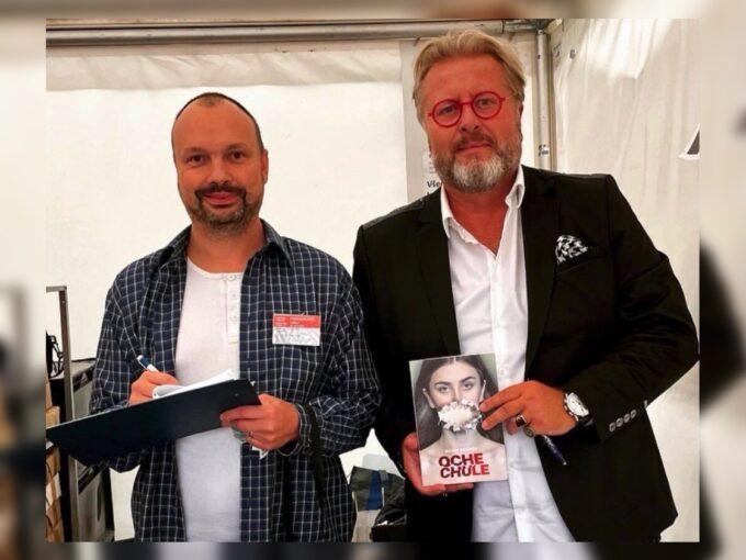 Nakladatel Filip Tomáš (vlevo) s divadelníkem Davidem Drábkem na Světě knihy 2021, foto: Dana Macounová